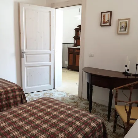 Holiday home Fichi E Gelsomino -