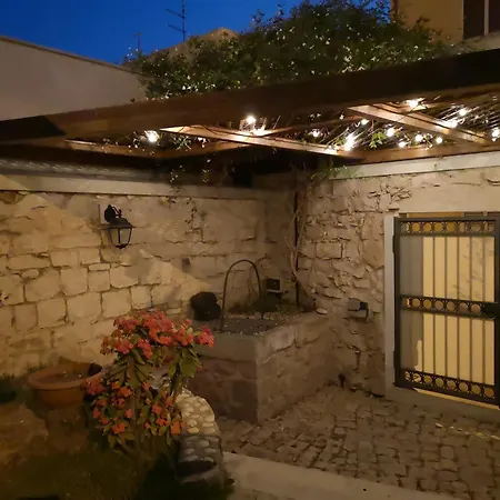 Holiday home Fichi E Gelsomino -
